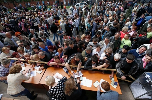 Аншлаг на референдуме 11 мая 2014 года в Мариуполе (сейчас подконтролен Украине). Фото: Reuters