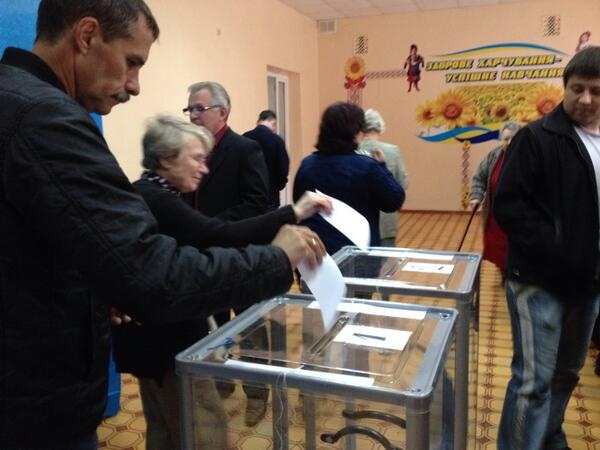 Горловка. голосование в ОШ №4/фото из открытых источников