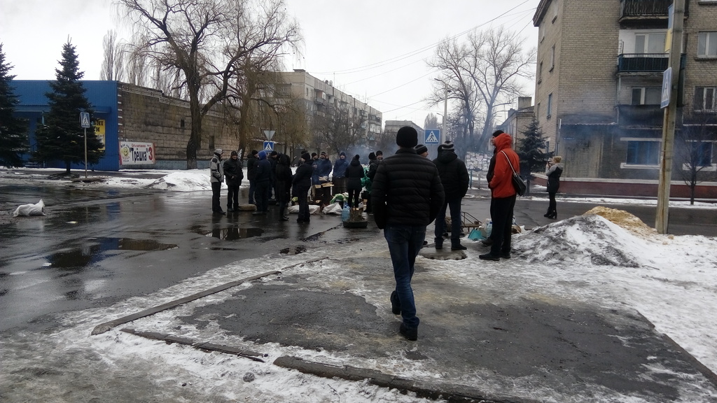 Участники протеста перекрыли одну из дорог в городе Новогродовка