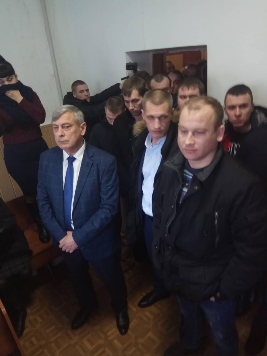 Чиновники из Доброполья, Белицкого и Новодонецкогоо, приехавшие поддержать Аксенова