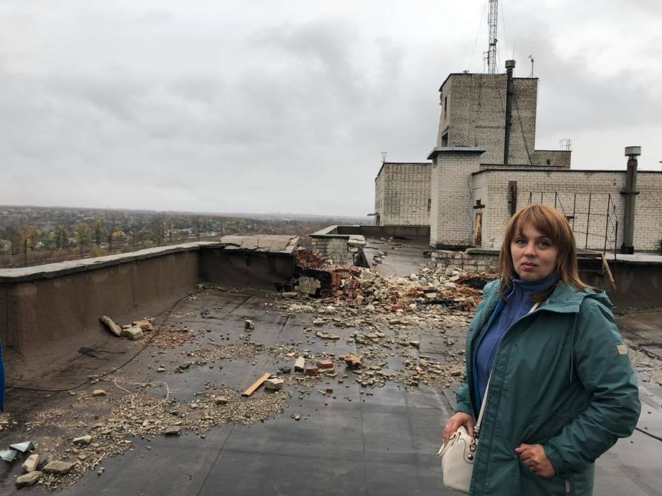 Наталья Веселова на крыше той самой многоэтажки 