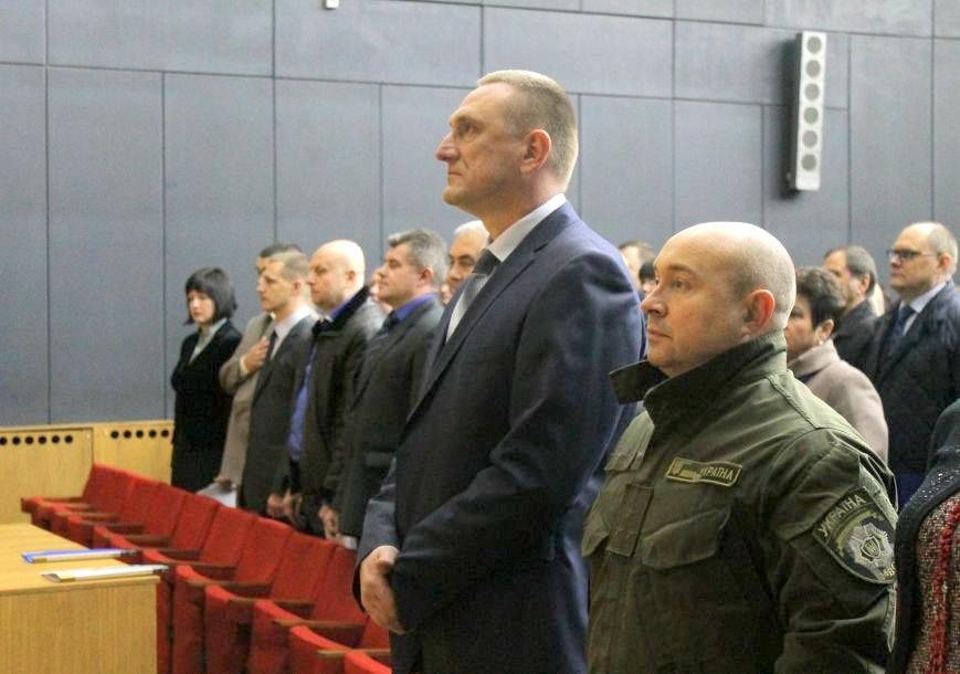 Міський голова Добропілля разом з депутатами на першої сесії після обрання / фото: 06277.com 