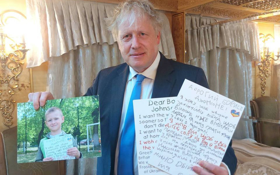 Boris Johnson with the Illia's letter 