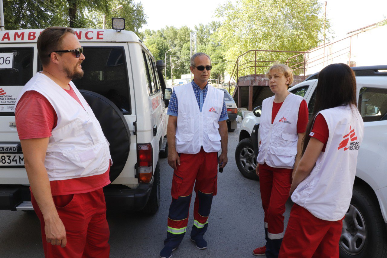 Багато іноземців на рівні з українськими колегами надають хірургічну допомогу