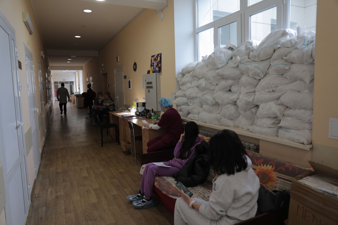 Хоч основна хвиля переселенців “відбула” з Краматорська ще влітку, все ж зараз пацієнтів у Третій міській лікарні не меншає
