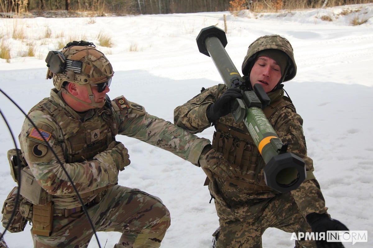 Практичні заняття для воїнів ООС з американськими інструкторами / фото: ArmyInform
