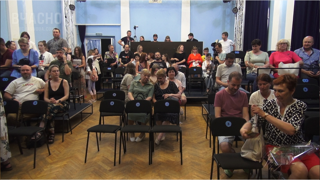 12 червня у Дніпрі відбулась перша вистава Луганського українського театру / фото: "Вчасно"
